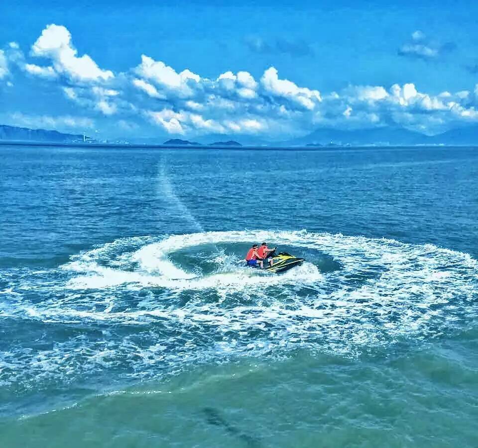 你愛上游艇，就更應(yīng)該愛上摩托艇！