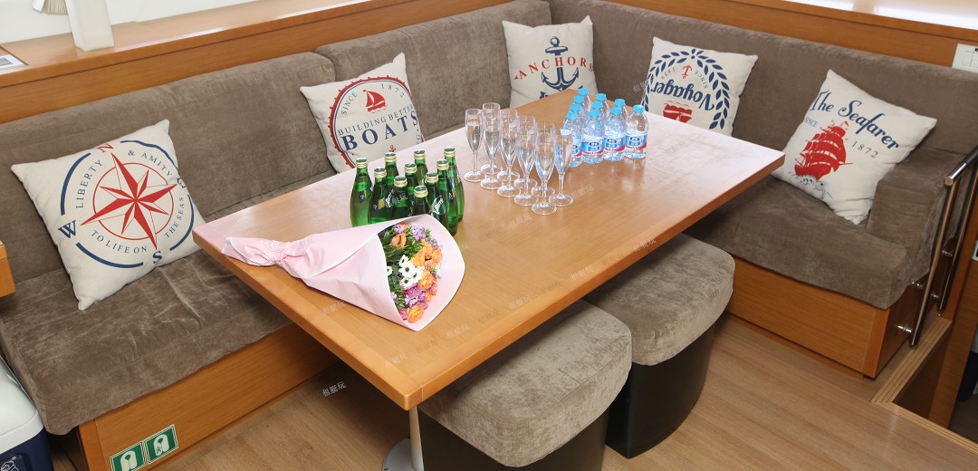 法國(guó)藍(lán)高 Lagoon450