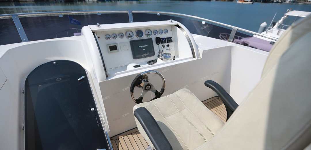 68英尺豪華游艇