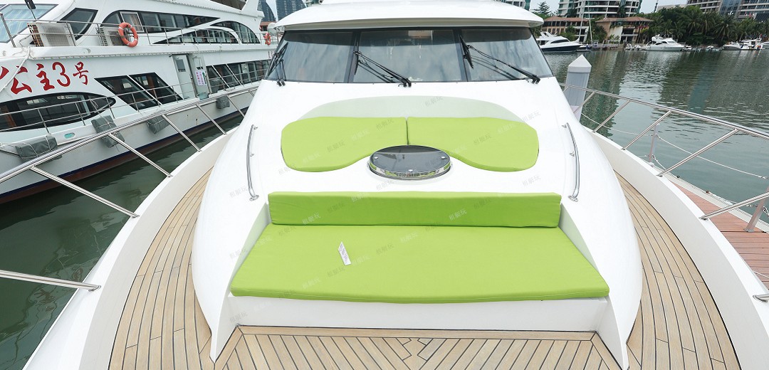 72英尺三層游艇