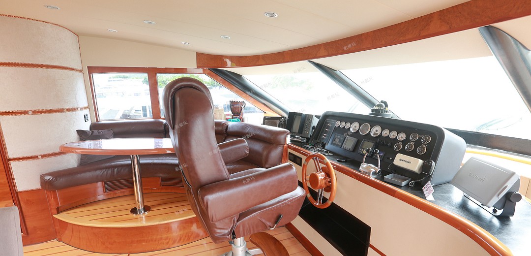 72英尺三層游艇