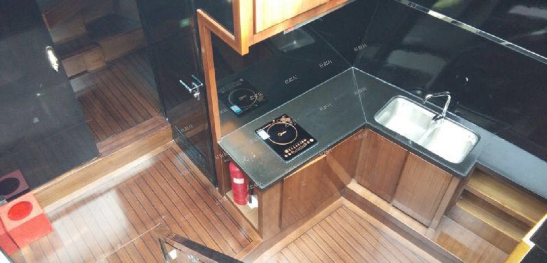 72英尺三層飛橋游艇