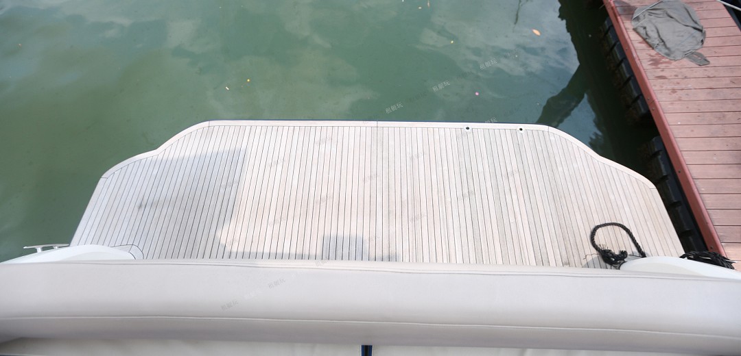 70英尺飛橋游艇