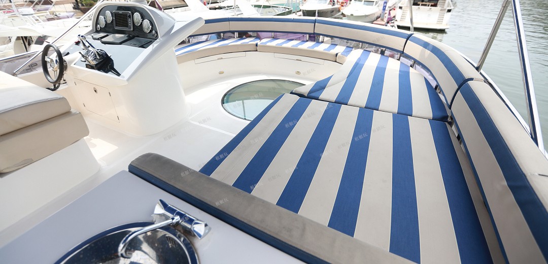 70英尺飛橋游艇